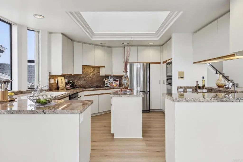 https://cdn.realtyfeed.com/cdn/127/306364408/3426326685f68b9c90a20d0b38b781fe.webp