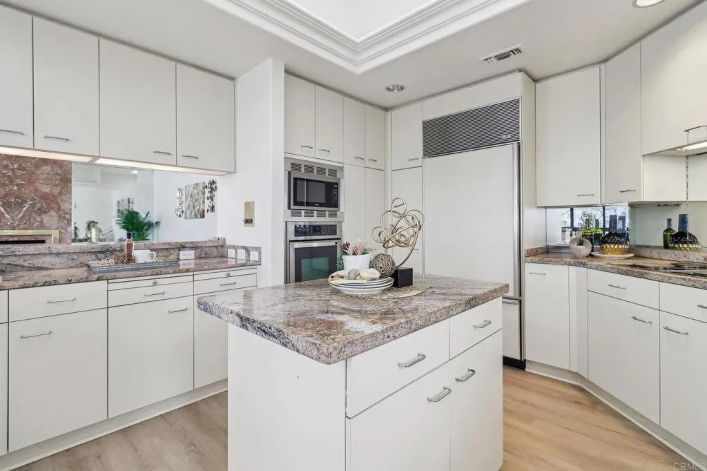 https://cdn.realtyfeed.com/cdn/127/306364408/55741eae614ffb6369ace566501090ab.webp