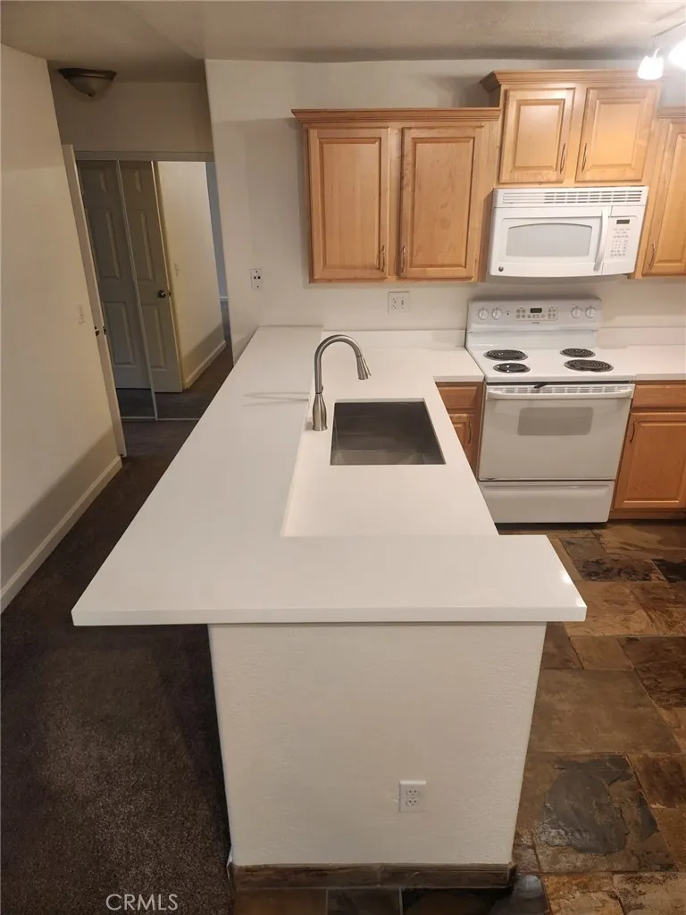 https://cdn.realtyfeed.com/cdn/127/306364538/2f772d774f8422fe855d035d57f25a72.webp