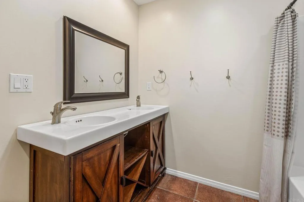 https://cdn.realtyfeed.com/cdn/127/306364604/08882d4fb3d282f4c5c57e3bc9c21bf8.webp