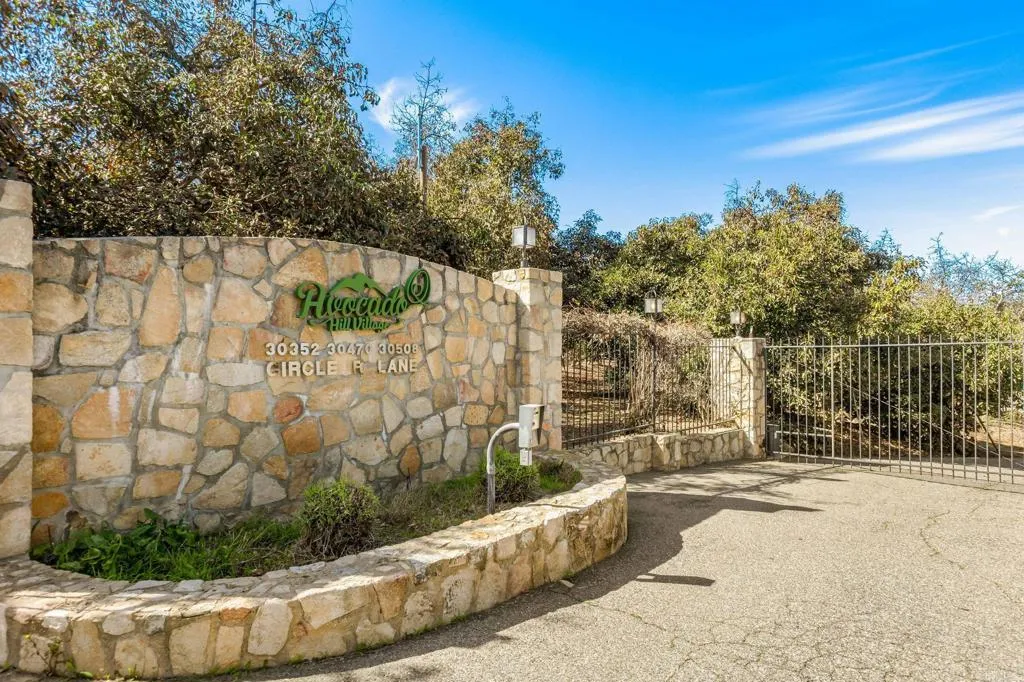 https://cdn.realtyfeed.com/cdn/127/306364604/0cdb4724e08119b6dbaa6bae571dc96c.webp