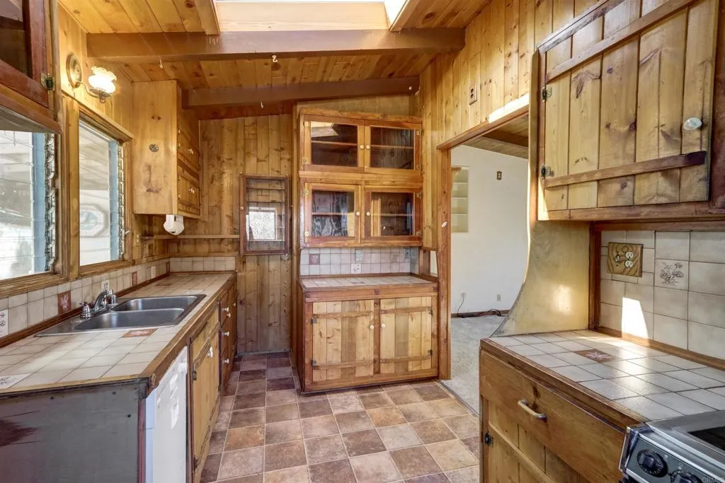 https://cdn.realtyfeed.com/cdn/127/306364629/147aff1cddc2311604422f1cdce89662.webp