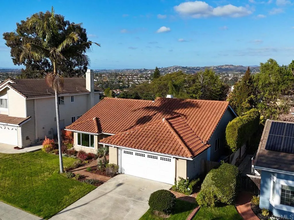 https://cdn.realtyfeed.com/cdn/127/306364759/ccc4f775be0067200b8637f9a617ad51.webp