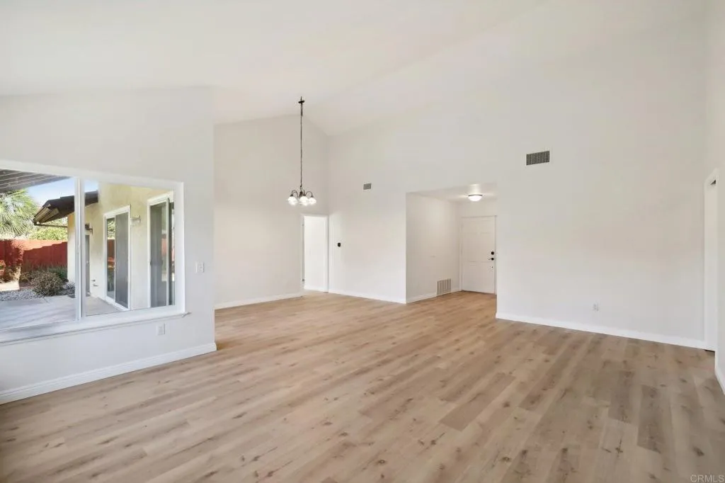 https://cdn.realtyfeed.com/cdn/127/306364761/548c472b1500655c419ba95485af2323.webp