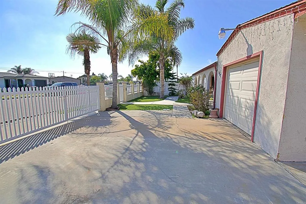 https://cdn.realtyfeed.com/cdn/127/306364840/808b87bff0cbfb402208c54e392c70e1.webp