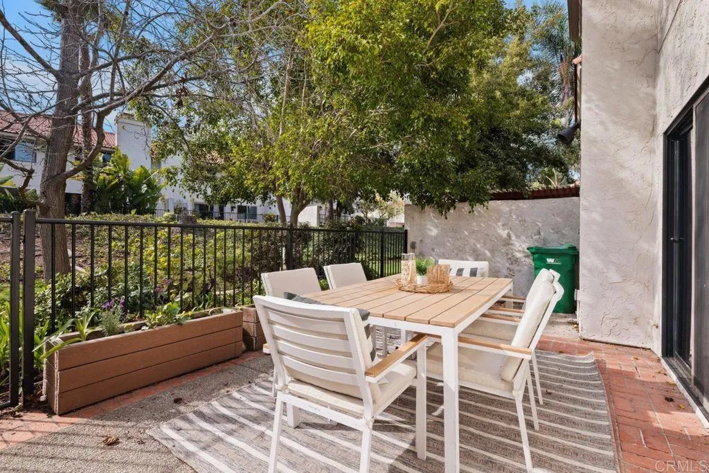 https://cdn.realtyfeed.com/cdn/127/306365070/374ba4fdb4ce8573228d2ebe983298ed.webp