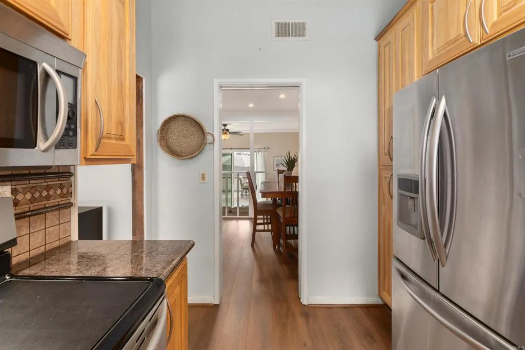 https://cdn.realtyfeed.com/cdn/127/306365169/f8d9184387cdf165d48ab828e2cd9747.webp