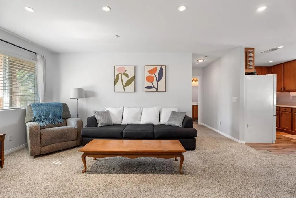 https://cdn.realtyfeed.com/cdn/127/306365465/1aeb5aa55c9164aa362685ed7f0959d1.webp