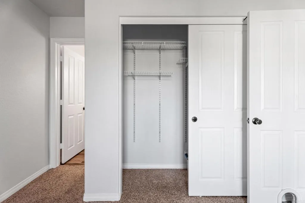 https://cdn.realtyfeed.com/cdn/127/306365465/482c5b202b69ca34f331f83238421ce4.webp