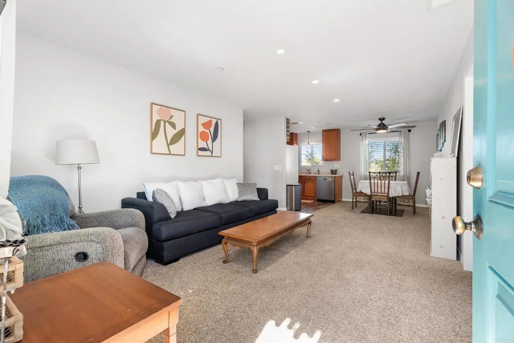 https://cdn.realtyfeed.com/cdn/127/306365465/9734bb59aec5b869f257985ce3a7cea0.webp