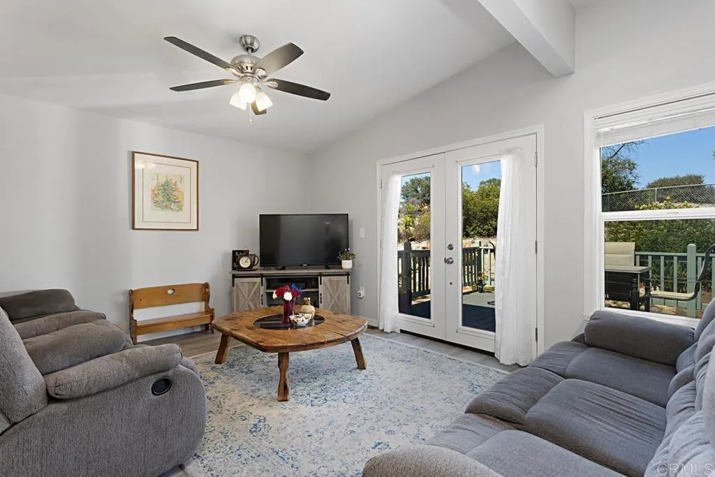 https://cdn.realtyfeed.com/cdn/127/306365480/d372e47d4a927e6b5cc941b3d0cc0321.webp