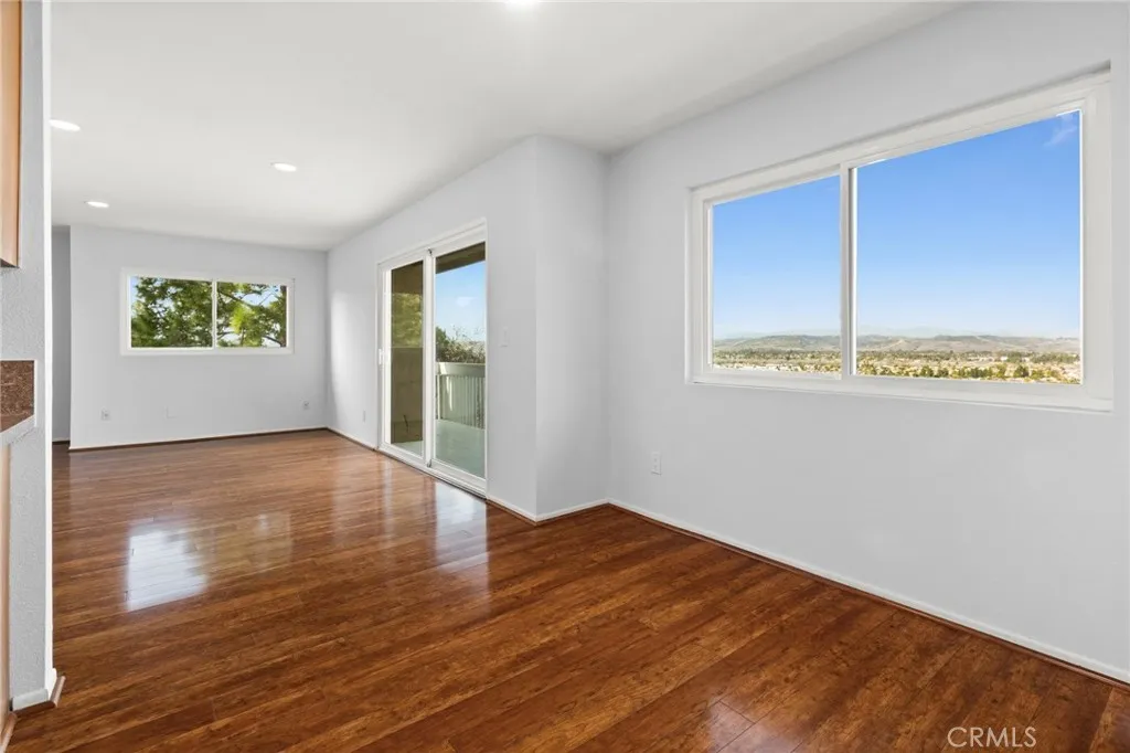 Photo #3: OC25034032 Listing 