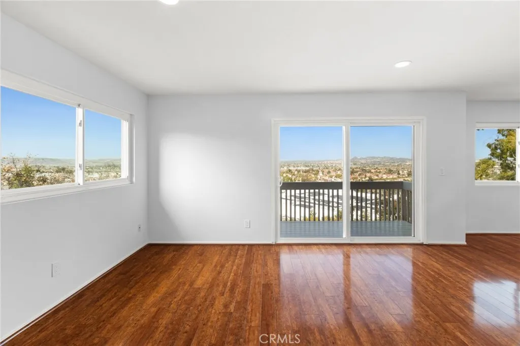 Photo #4: OC25034032 Listing 