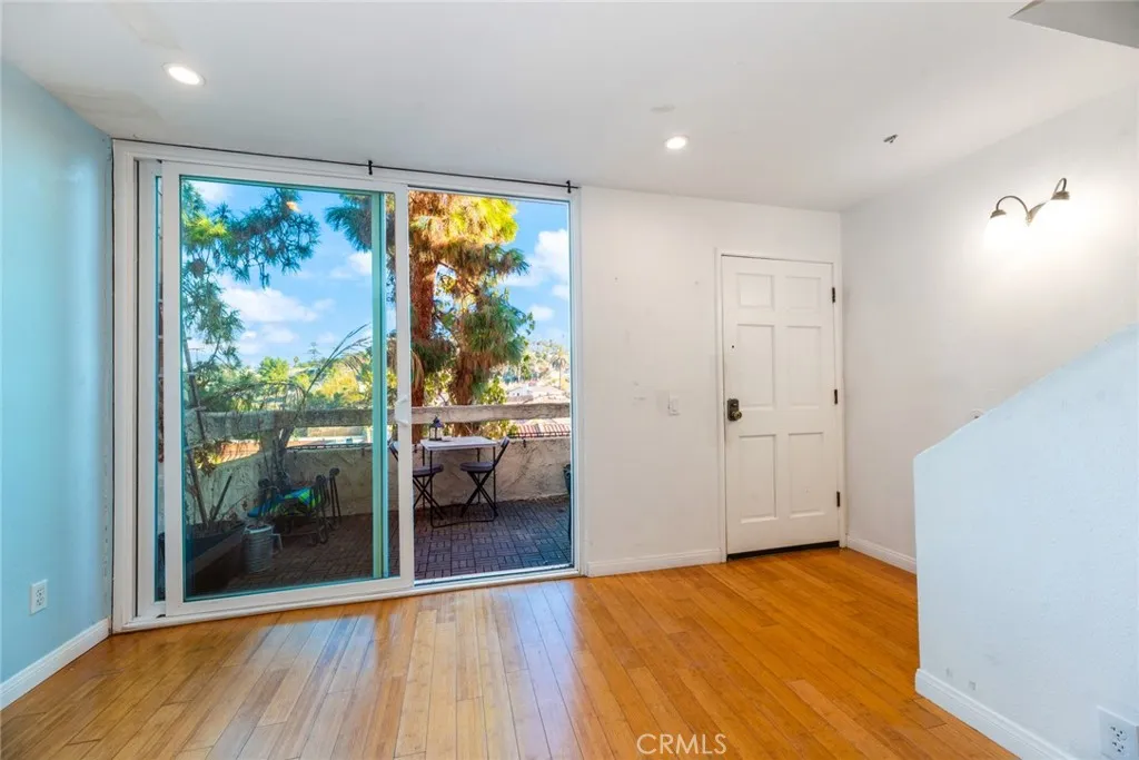 https://cdn.realtyfeed.com/cdn/127/306366106/4a4d96fb63337ef5eb3d1dd9ac9032c2.webp