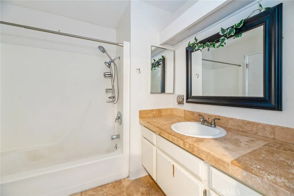 https://cdn.realtyfeed.com/cdn/127/306366106/52e958b1d0dd3e9d2457bcdb8ecbc191.webp