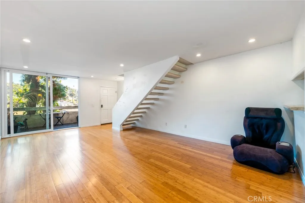 Photo #6: OC25033403 Listing 