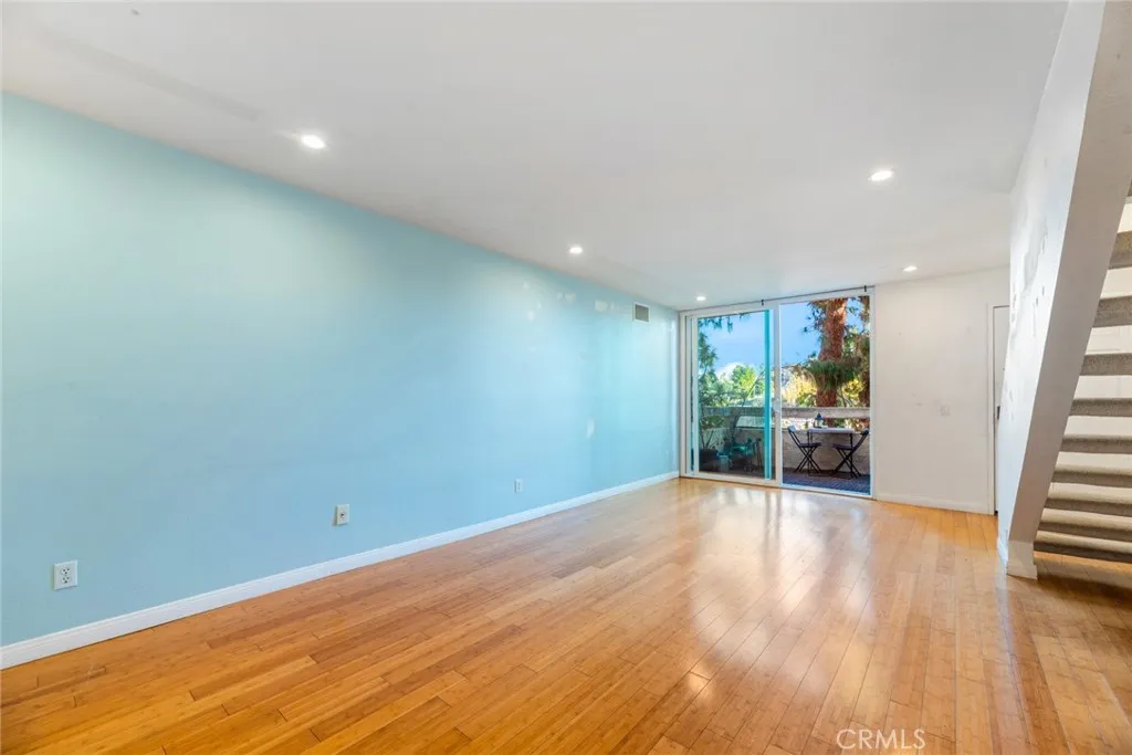 https://cdn.realtyfeed.com/cdn/127/306366106/d78e36b9602432b07027bcb013a5f0c7.webp