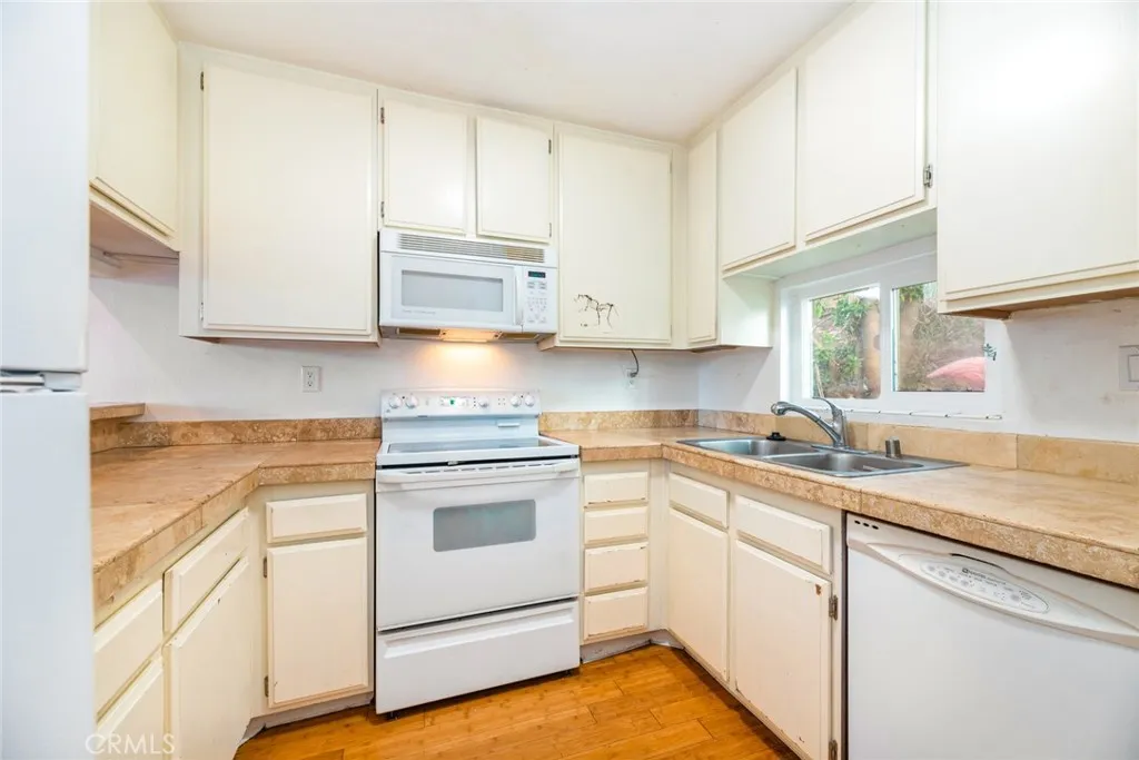 https://cdn.realtyfeed.com/cdn/127/306366106/f62733d27bb0d0dfdee1955cad9bcd09.webp