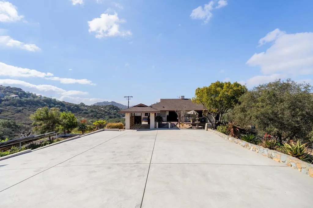 https://cdn.realtyfeed.com/cdn/127/306366197/3e017a76cbc7e8a4cb6a613b540fadef.webp