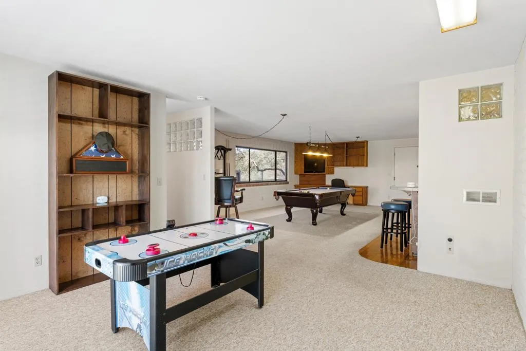 https://cdn.realtyfeed.com/cdn/127/306366197/50c429c09c13291ddb24a7900222b8a3.webp