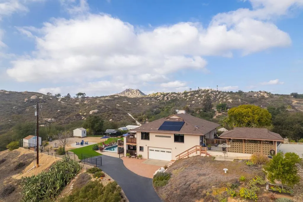 https://cdn.realtyfeed.com/cdn/127/306366197/86017bcba79aab421a57a1386cb20809.webp