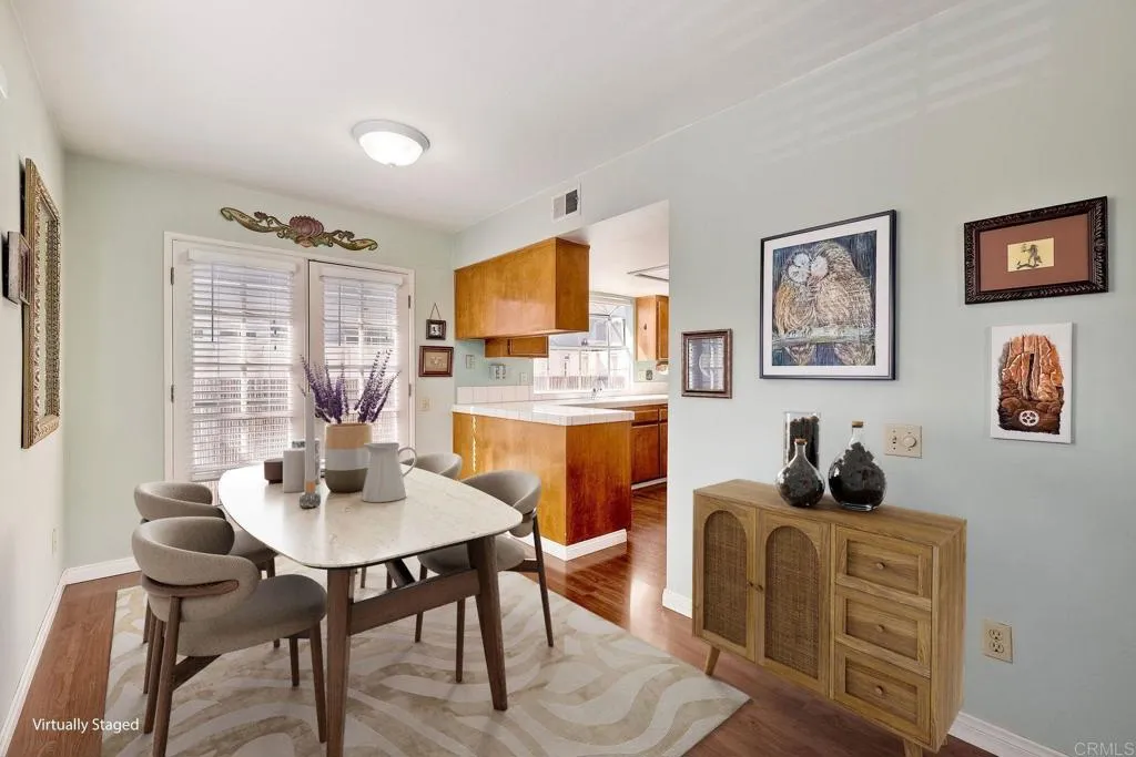 https://cdn.realtyfeed.com/cdn/127/306367205/407f2771f9fd54bc96053edea286cce5.webp