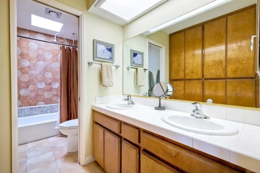 https://cdn.realtyfeed.com/cdn/127/306367205/72ee27767bde522eab89c6a21ca5a5df.webp