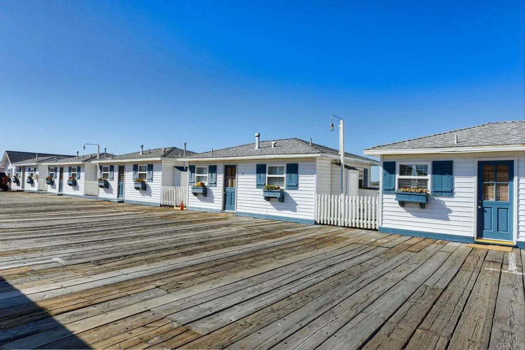 https://cdn.realtyfeed.com/cdn/127/306367205/c8344cd2644236bd2ce2ea9119453bf7.webp