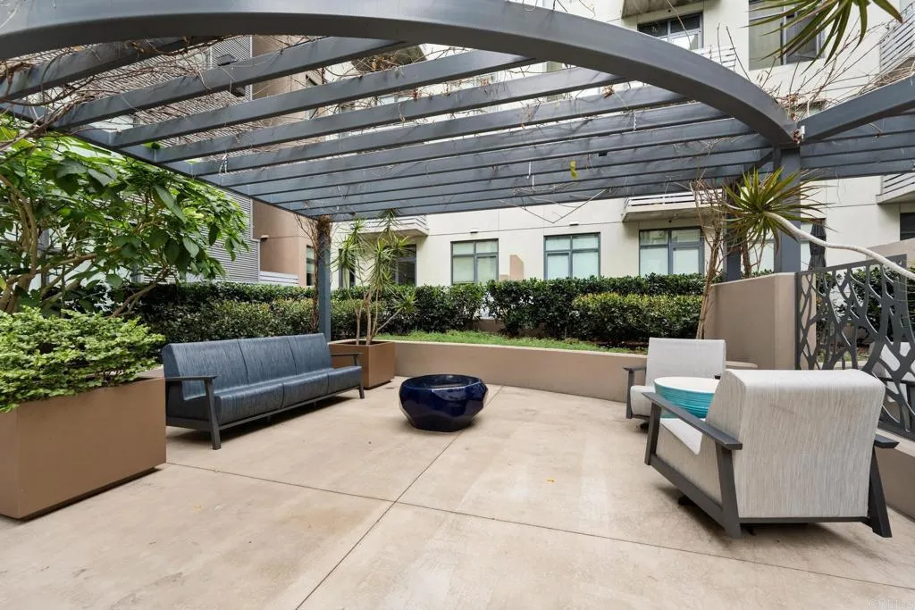 https://cdn.realtyfeed.com/cdn/127/306367464/240d8cb731907be74ca0ec02e1a6d8d1.webp