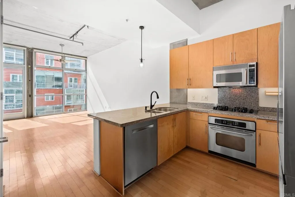 https://cdn.realtyfeed.com/cdn/127/306367464/48c78015ddd1679d20dd822f3e3faeb9.webp