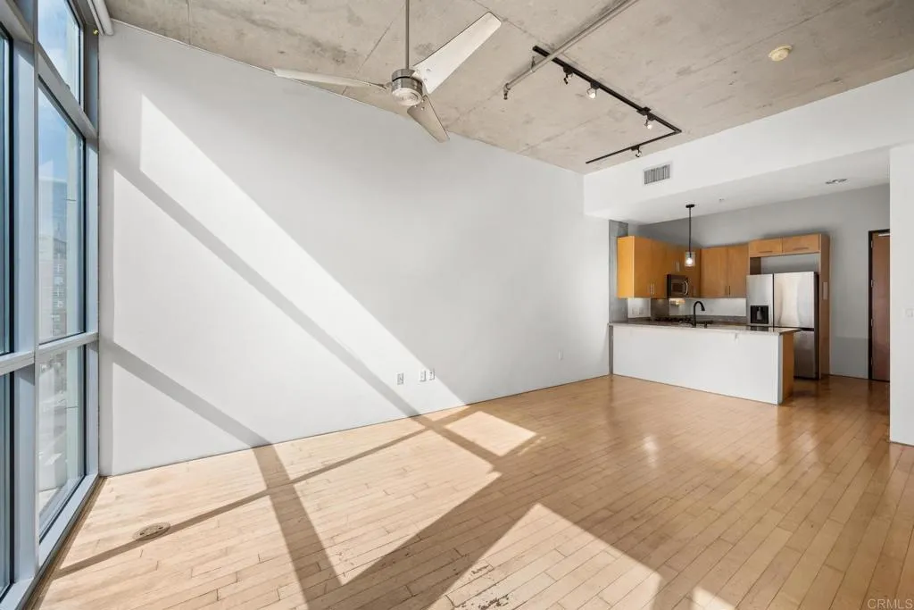 https://cdn.realtyfeed.com/cdn/127/306367464/99628e6cc273e8474a65373aff92fc27.webp
