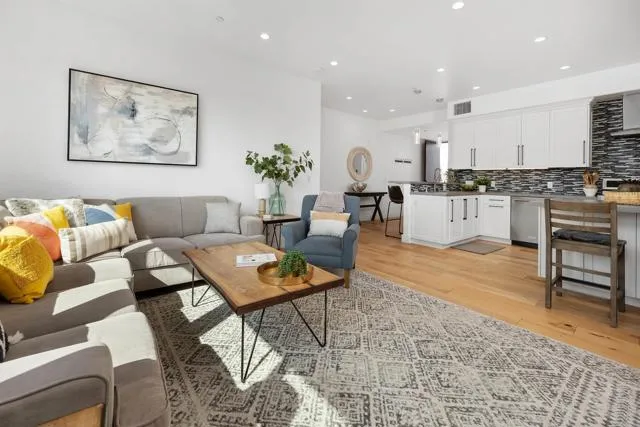 https://cdn.realtyfeed.com/cdn/127/306368199/27166f6470441605c32019140dce9c73.webp