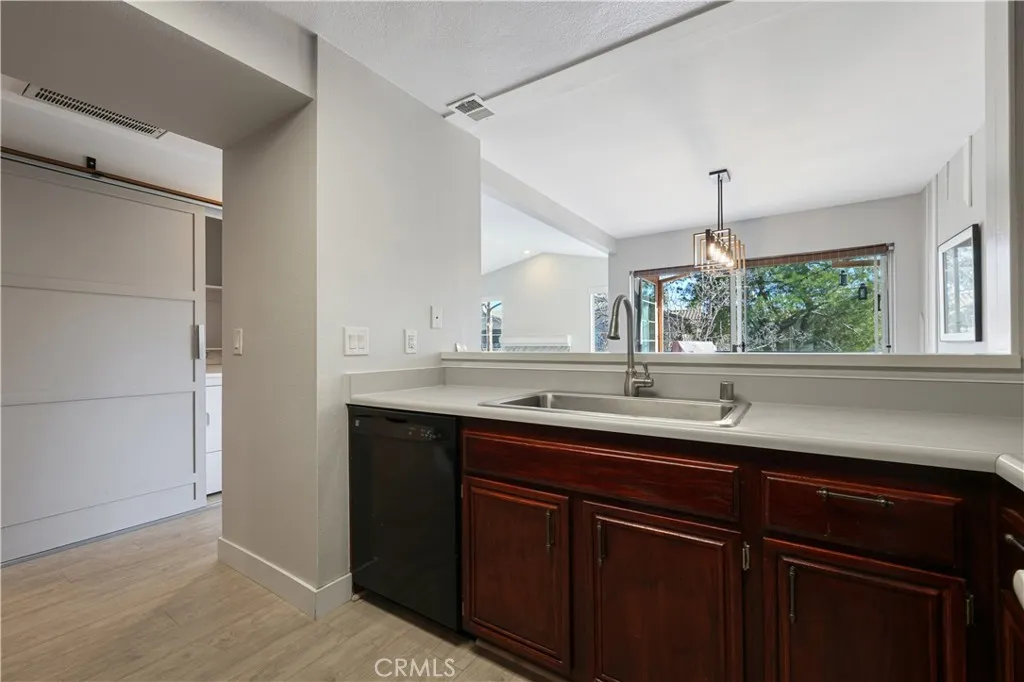https://cdn.realtyfeed.com/cdn/127/306368516/0f5865b5faf45f057712bb19f6ac22d7.webp