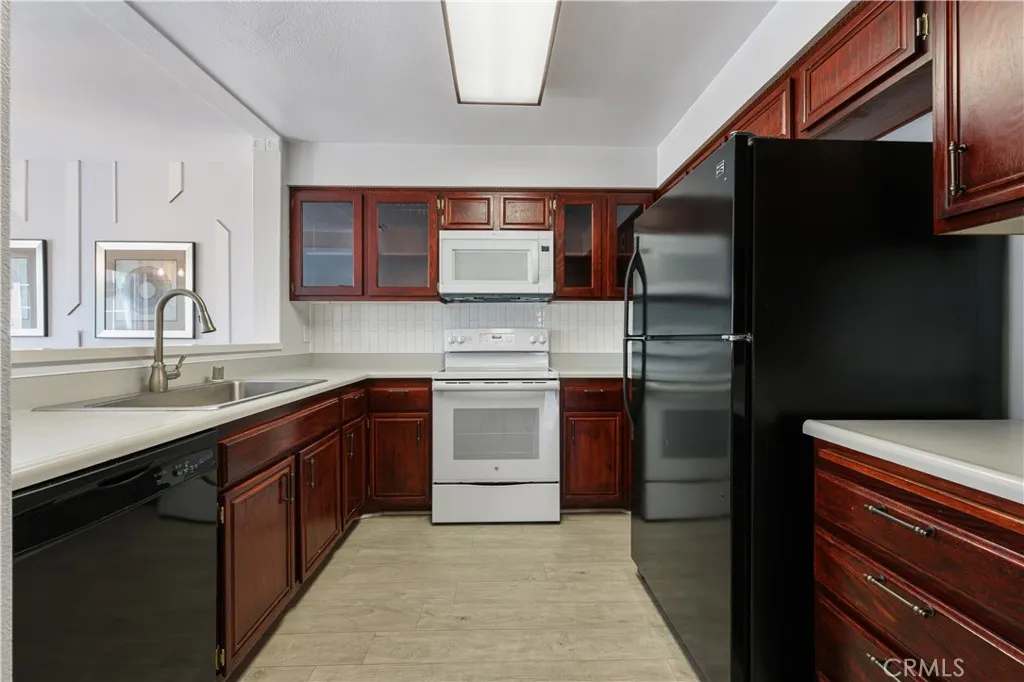 https://cdn.realtyfeed.com/cdn/127/306368516/664d416499fa87d3cd31c157bddd8bf0.webp