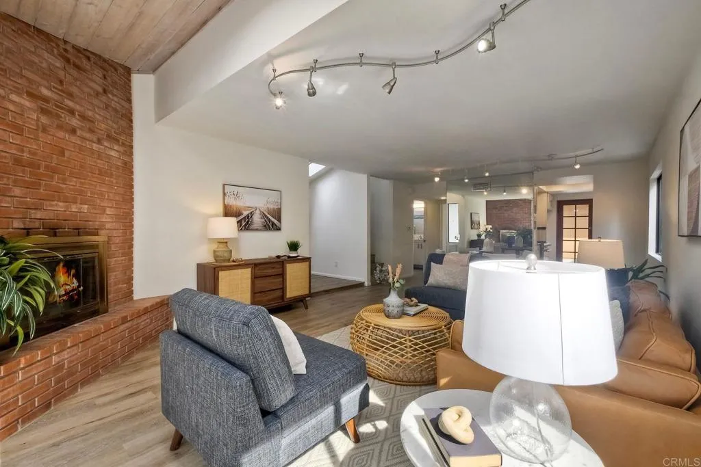 https://cdn.realtyfeed.com/cdn/127/306368785/86b9ad06908f3fb236f356f711223457.webp