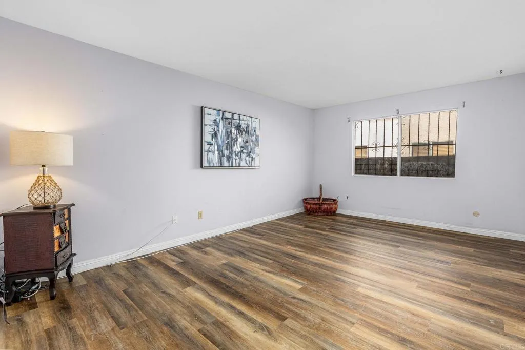 https://cdn.realtyfeed.com/cdn/127/306369363/717fbd1ac1e4b3a8a967cf6ff52fd695.webp