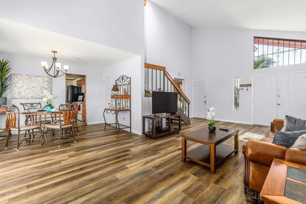 https://cdn.realtyfeed.com/cdn/127/306369363/da7bfa325818428e1863267d514f0d29.webp