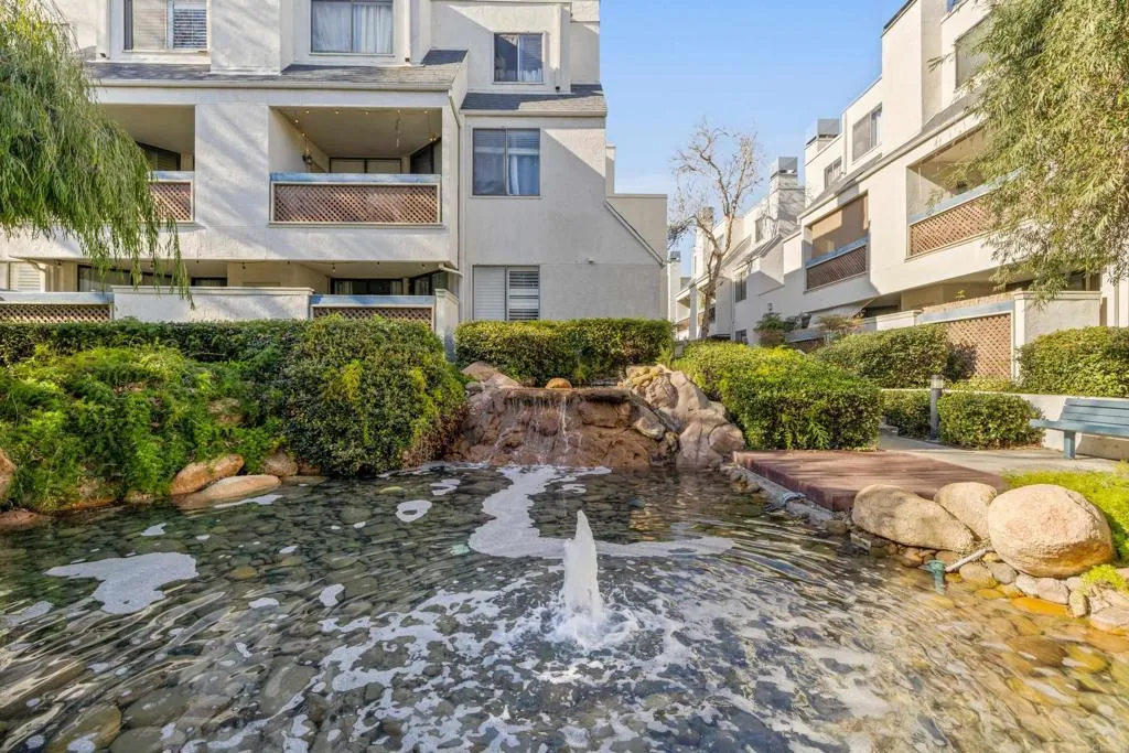 https://cdn.realtyfeed.com/cdn/127/306370362/0c95f5f99f0981c62b1ceedc5b2101e9.webp