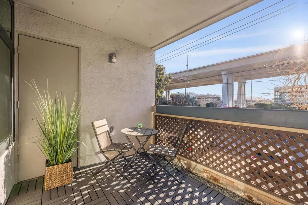 https://cdn.realtyfeed.com/cdn/127/306370362/3038488ca6a324f52fb98784a2ab5965.webp
