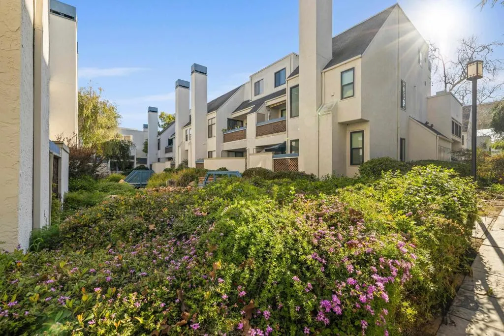 https://cdn.realtyfeed.com/cdn/127/306370362/6aa6fce5f6a004c5906f4e1bd0ef0be3.webp