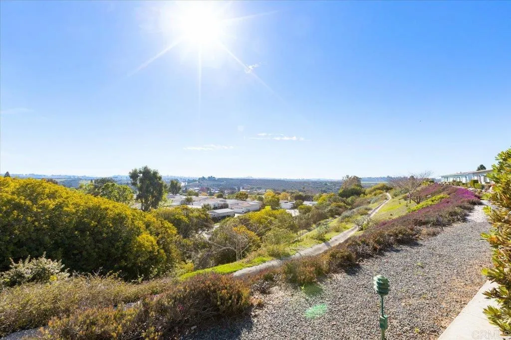 https://cdn.realtyfeed.com/cdn/127/306370987/1a0e62156e1a3850979864346b0ace41.webp