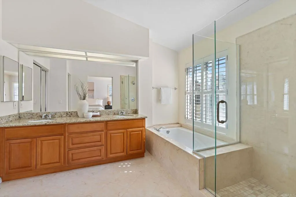 https://cdn.realtyfeed.com/cdn/127/306371003/138bbfb4a9ed807427049292a357de0f.webp