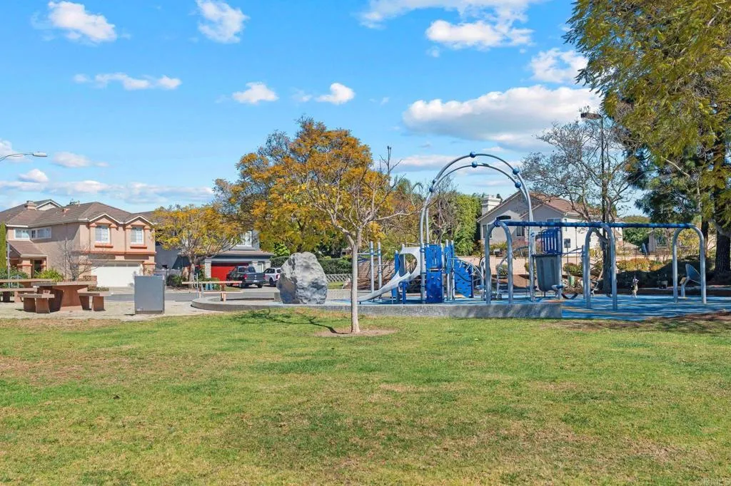 https://cdn.realtyfeed.com/cdn/127/306371003/c5292a3642941f68412cf5286a3528a2.webp