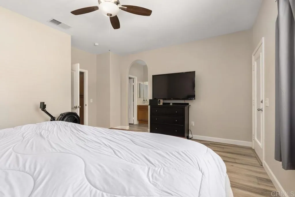 https://cdn.realtyfeed.com/cdn/127/306371066/30ad9fdaf8642bbeb99c60264f5fd678.webp