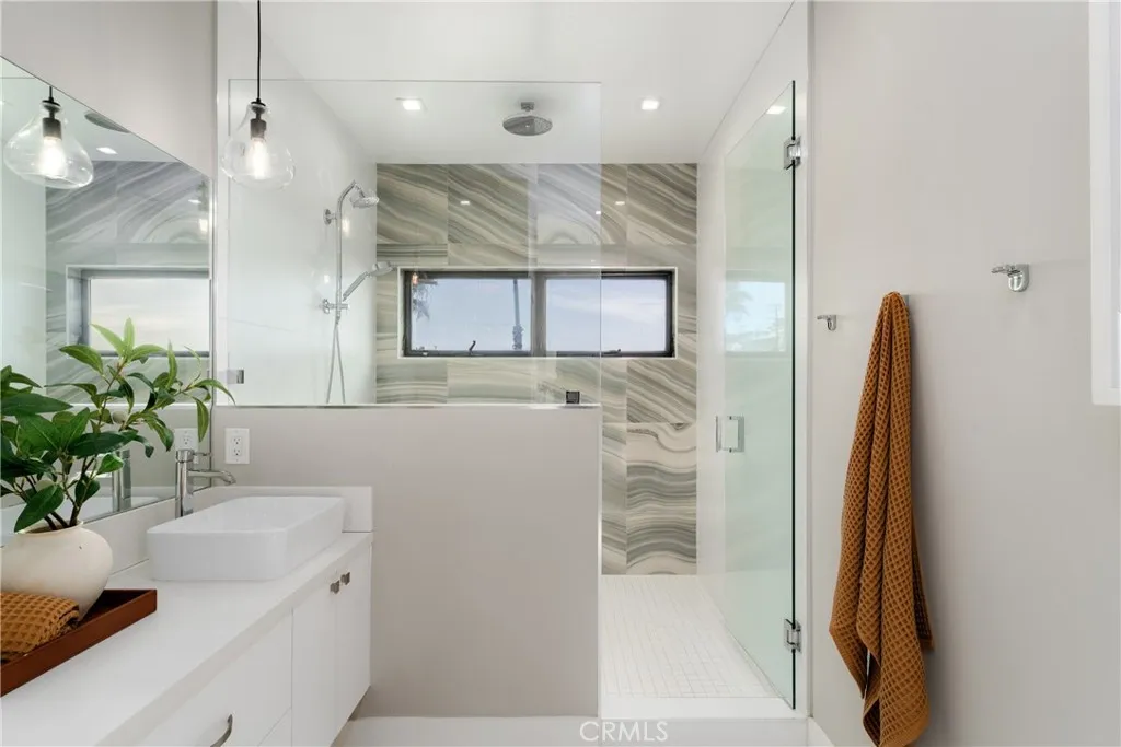 https://cdn.realtyfeed.com/cdn/127/306371718/203d02d00f65e18b4fe98d0faf0c6733.webp