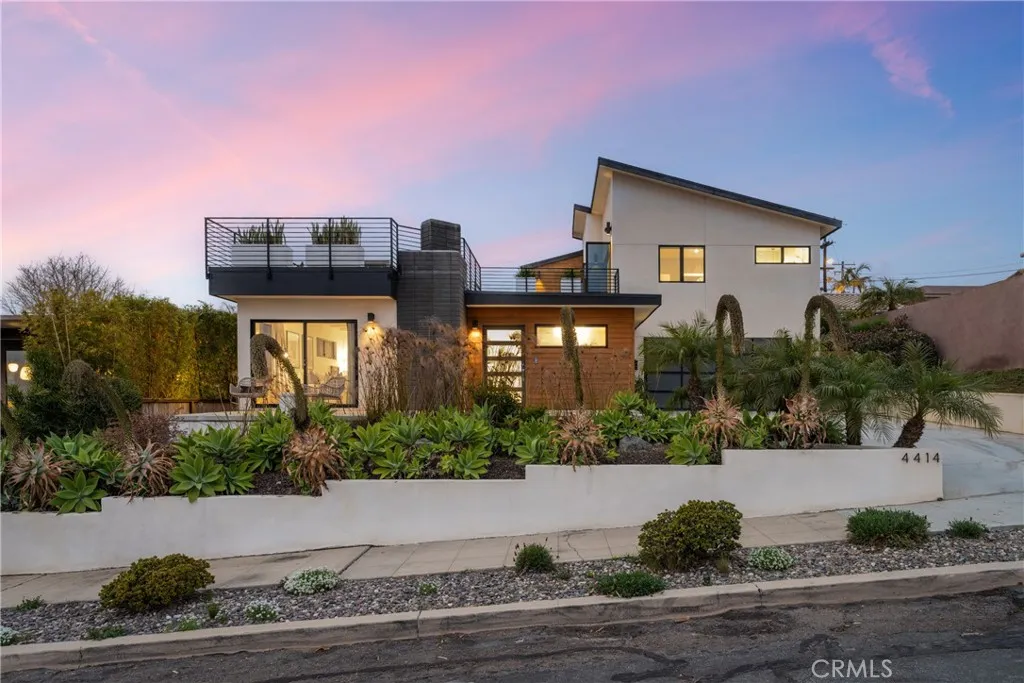 https://cdn.realtyfeed.com/cdn/127/306371718/48aae557170c36ab8b02dac46e195c99.webp
