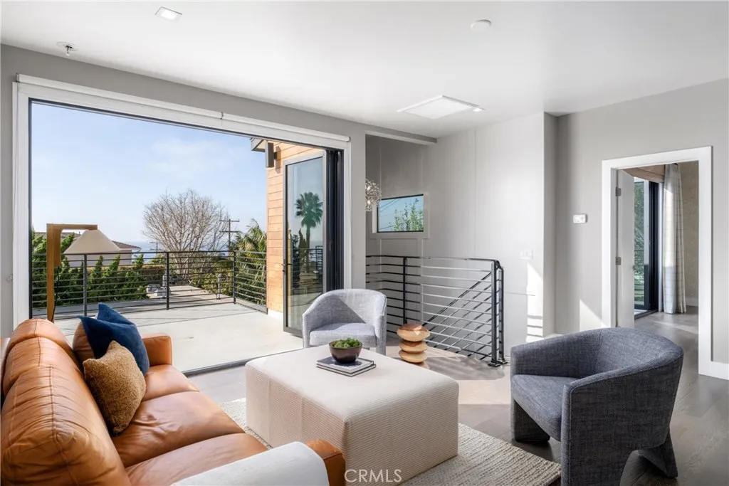 https://cdn.realtyfeed.com/cdn/127/306371718/6e8c9b7be372ac7489797128cf9d289e.webp