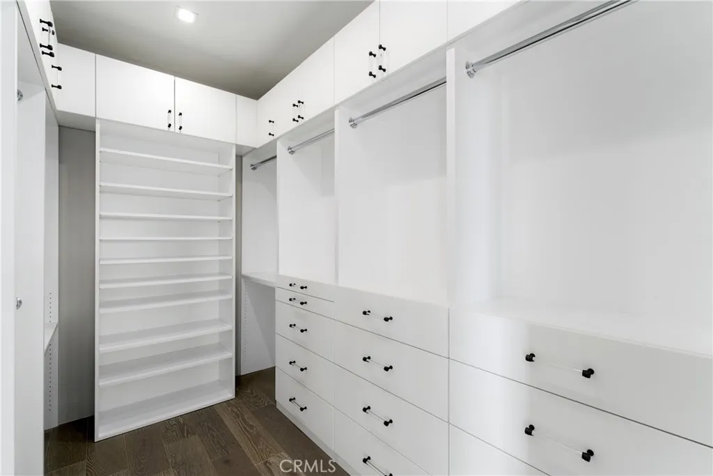 https://cdn.realtyfeed.com/cdn/127/306371718/7d90d2208295456d3eab8b11925f5d7d.webp