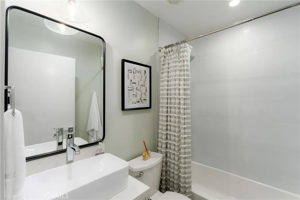 https://cdn.realtyfeed.com/cdn/127/306371718/8a248c5fa09dcc7ac65c0af118784a93.webp