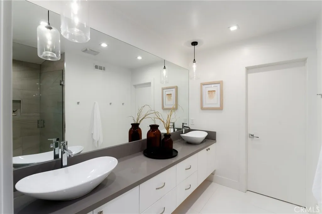 https://cdn.realtyfeed.com/cdn/127/306371718/b9667b39f9081b453e847265ede5394e.webp